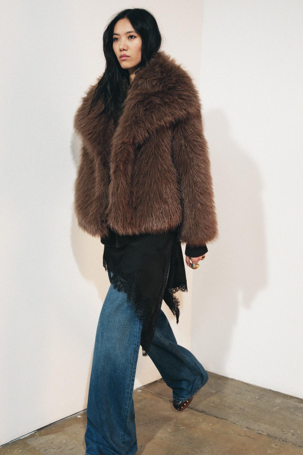 SHORT FAUX FUR COAT