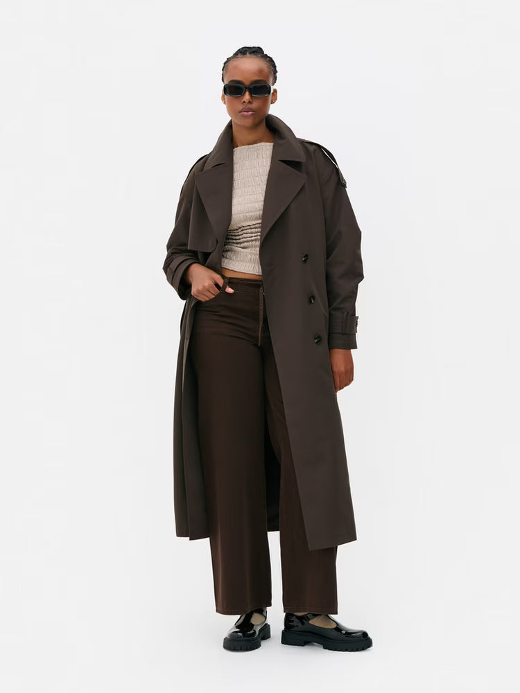 Amara | brown trenchcoat